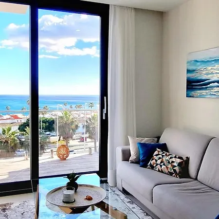 Paloma Sea View Apartment *
