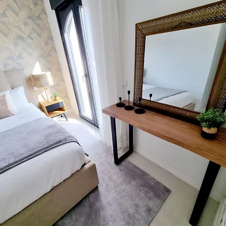 Paloma Sea View Apartment *